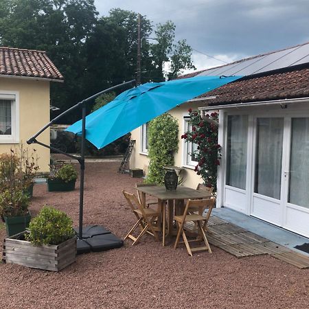 Charmante Maisonnette 2 Personnes Avec Wifi Surgères エクステリア 写真