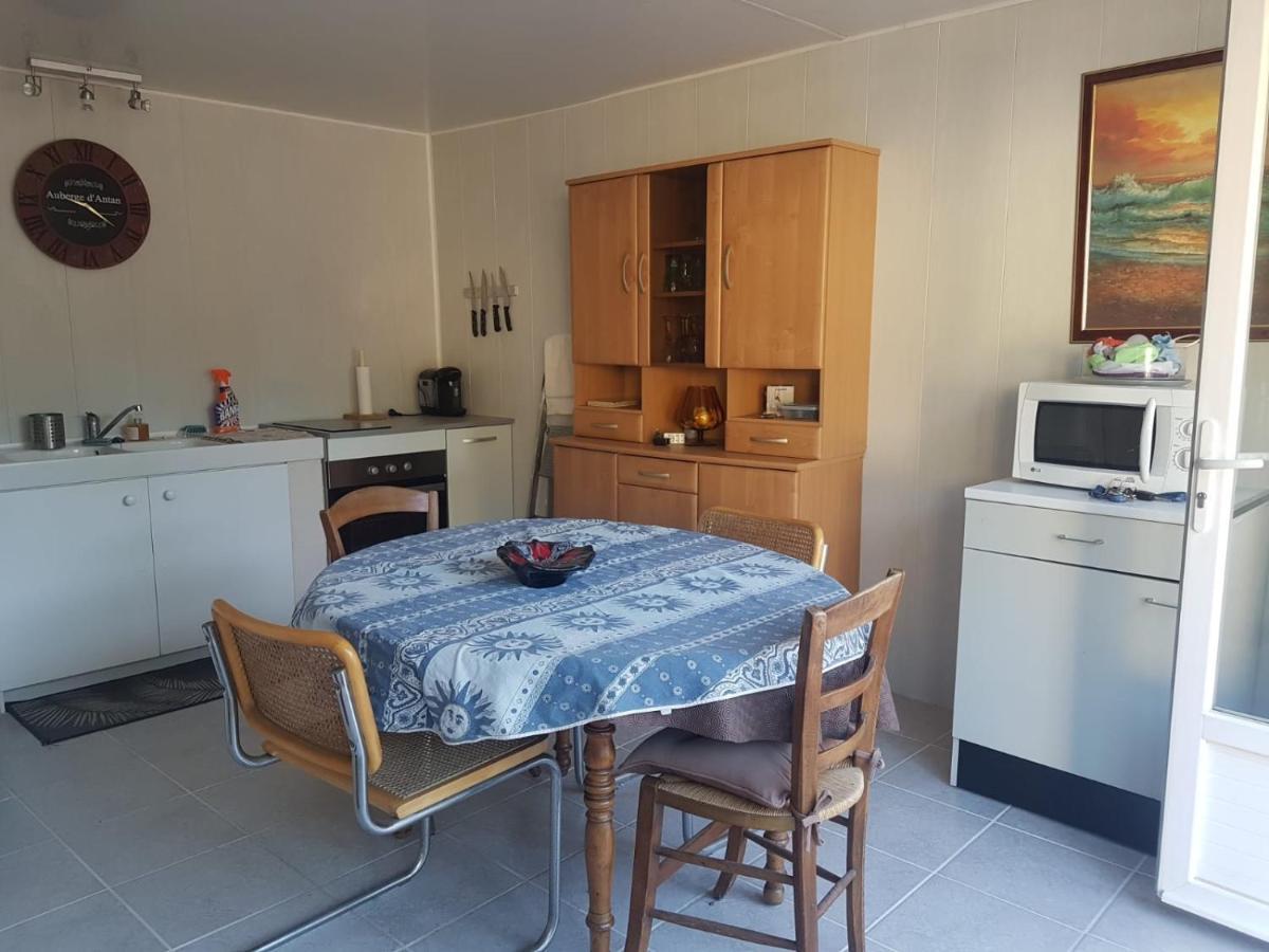 Charmante Maisonnette 2 Personnes Avec Wifi Surgères エクステリア 写真